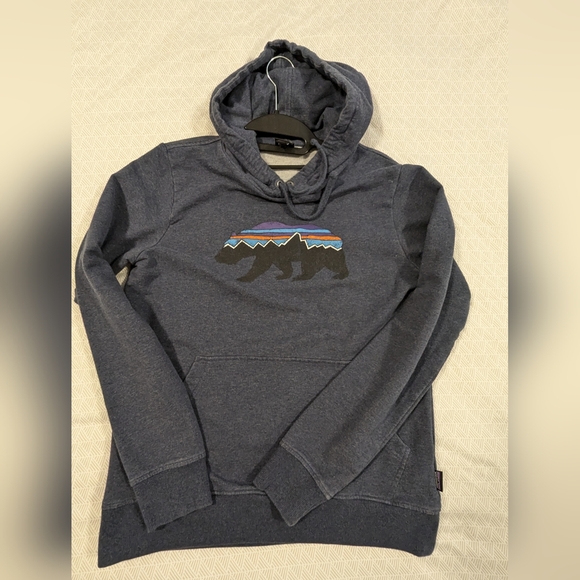 Patagonia Bear Sweater - Picture 1 of 3